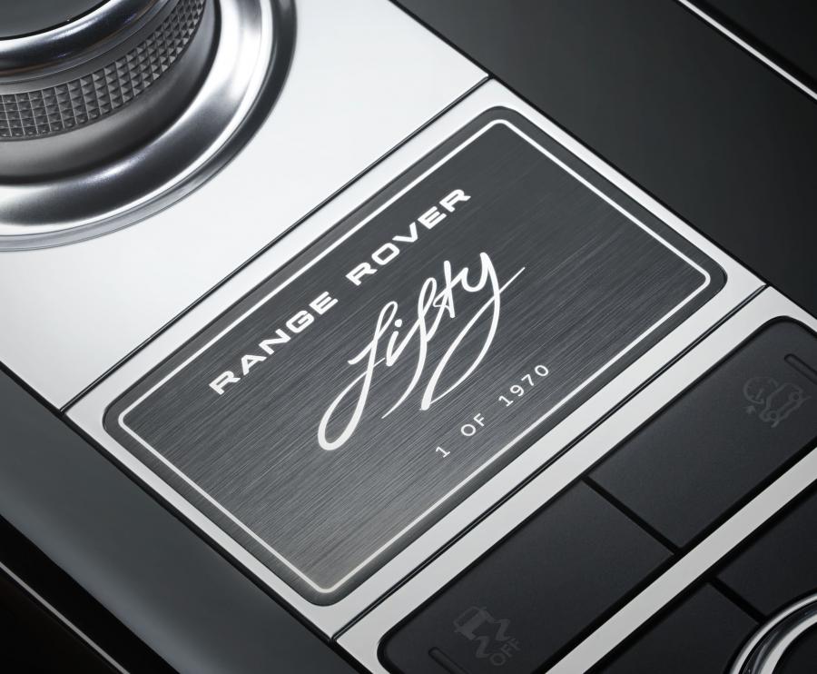 Логотип Land Rover Range Rover Autobiography Fifty 2020 года  (WW) (фото 9 из 42)